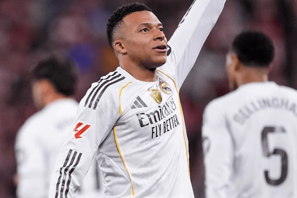 Mbappé chega para revanche contra Barça na final da Supercopa